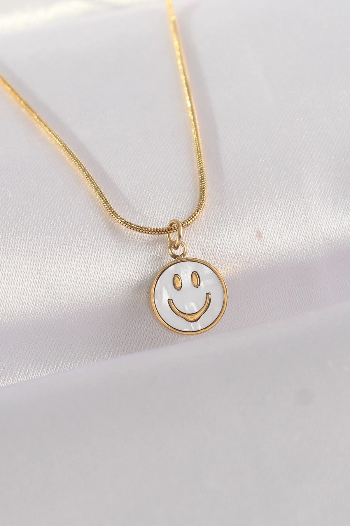Mey İthalat® 316L Çelik Zincir Altın Renk Mermer Desenli Minimal Smile Kolye