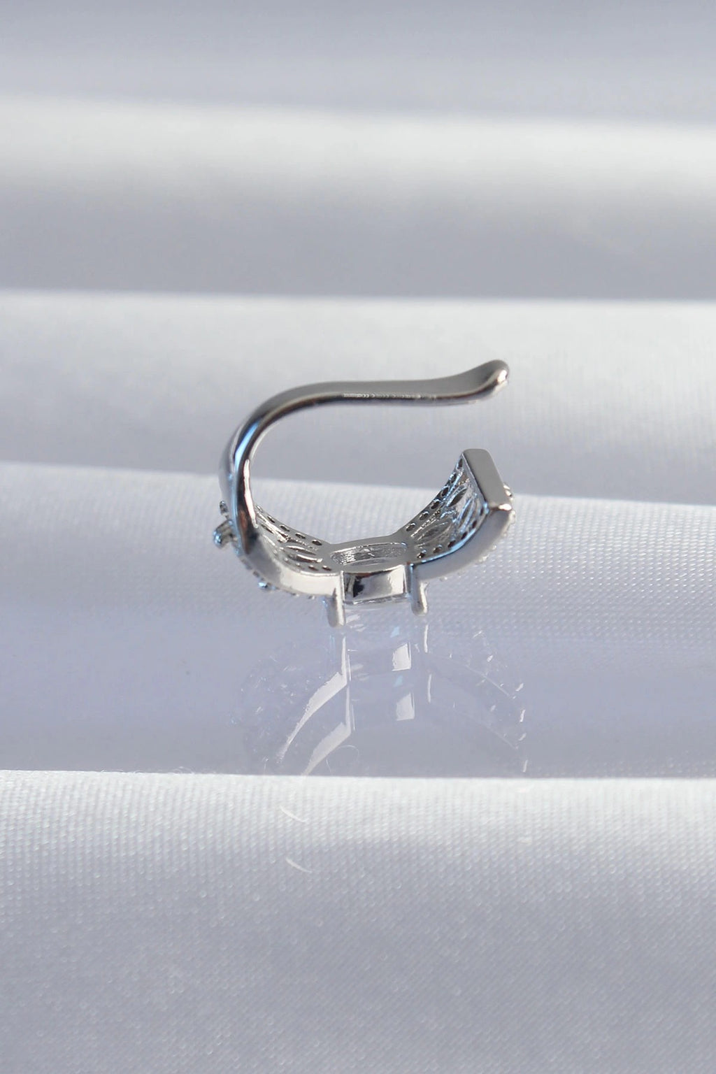 Mey İthalat® Pirinç Gümüş Renk Zirkon Taş Kaplama Earcuff Küpe
