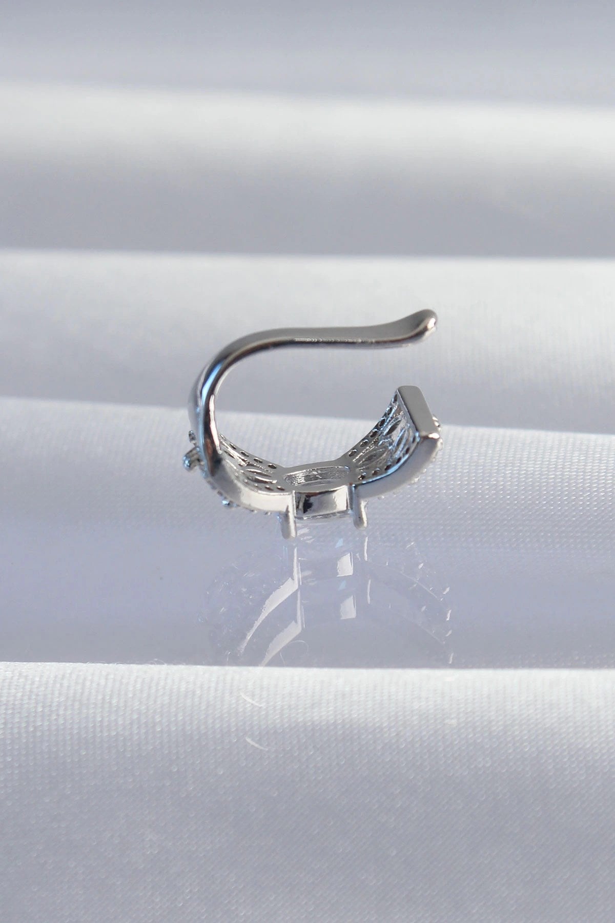 Mey İthalat® Pirinç Gümüş Renk Zirkon Taş Kaplama Earcuff Küpe
