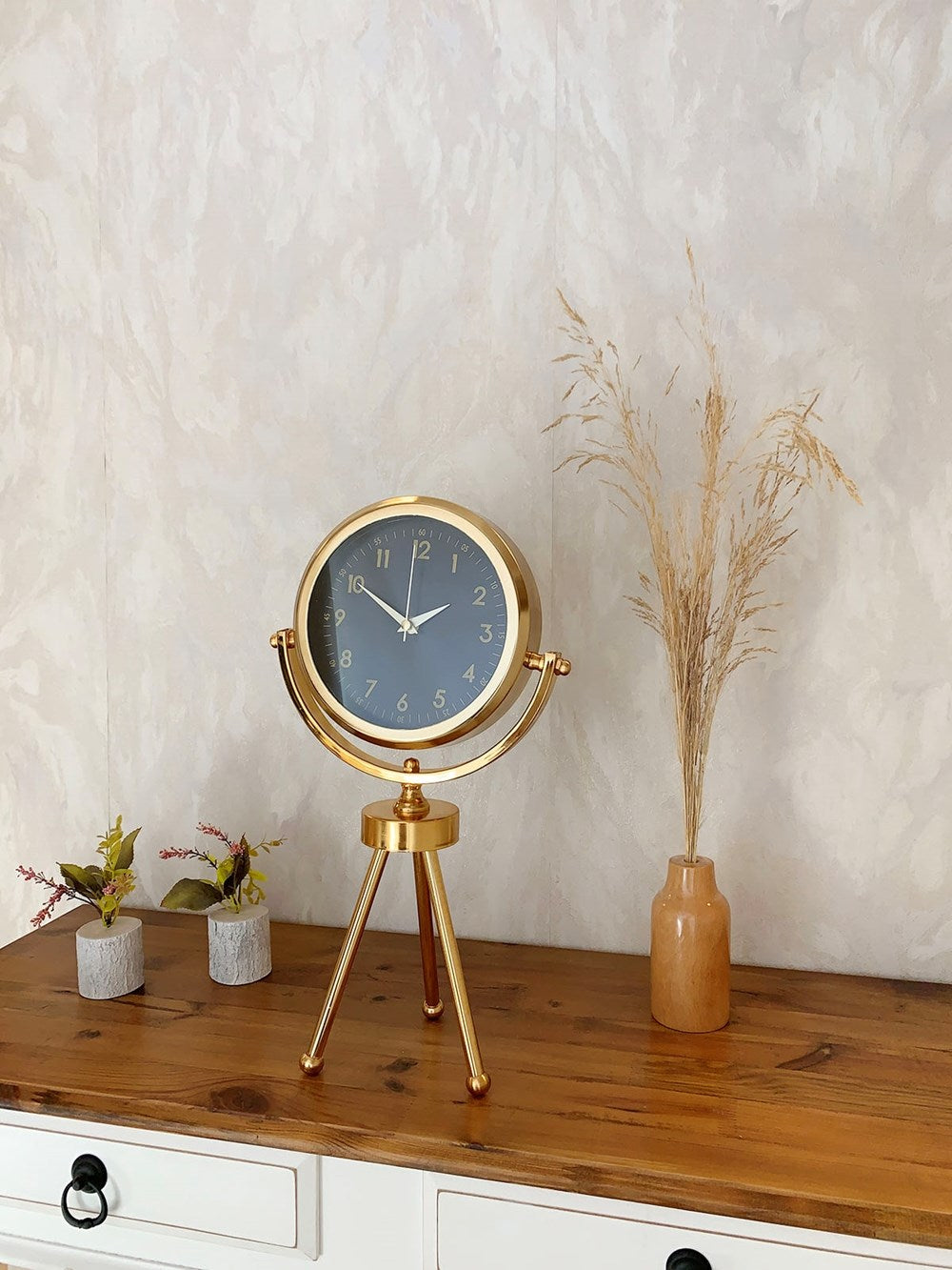 Gold Metal Mini Tripod Tokyo Masa Saati 45×26 cm
