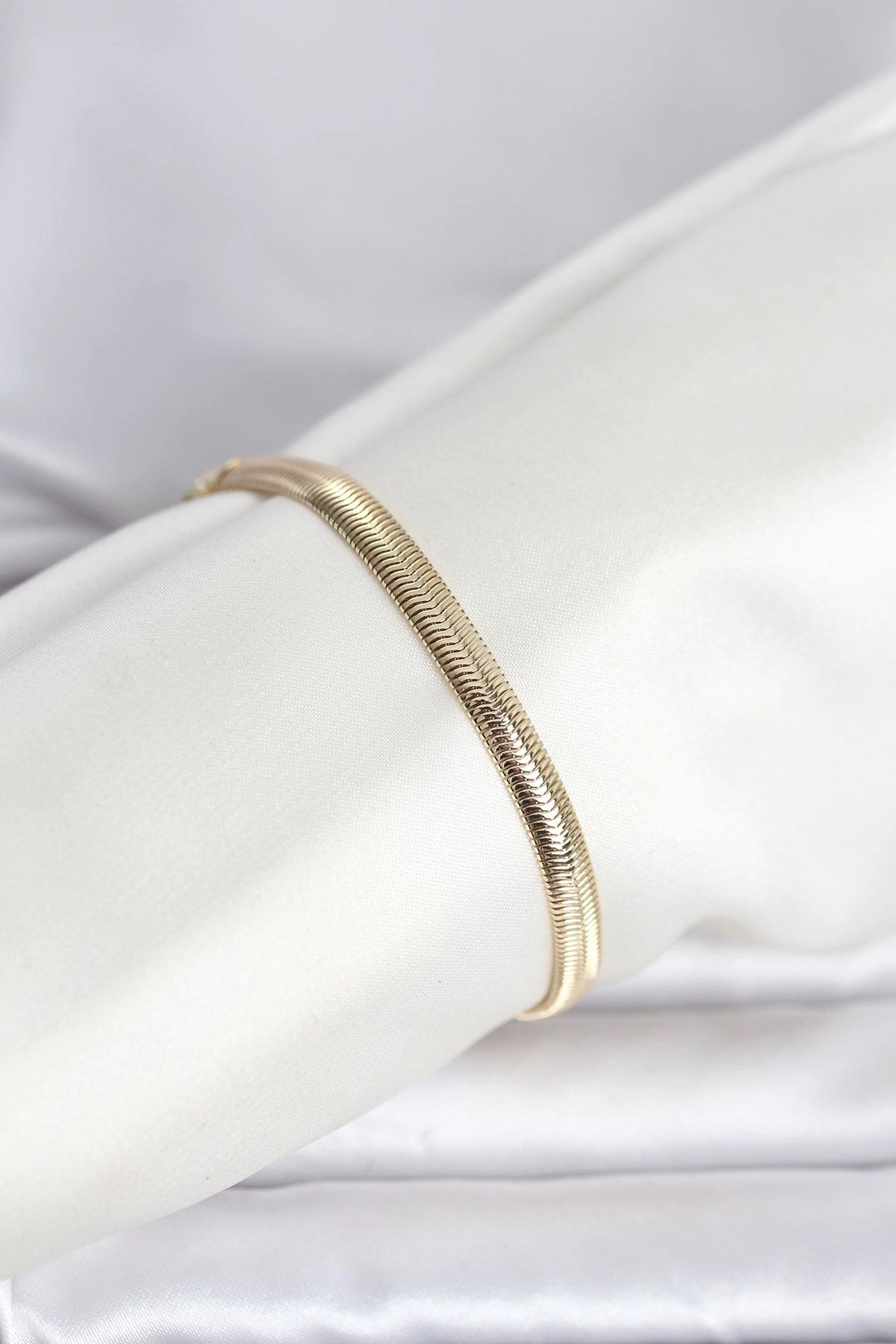 Mey İthalat® CM 14K Gold Renk Yassı Zincir Yılan Model Kadın Bileklik