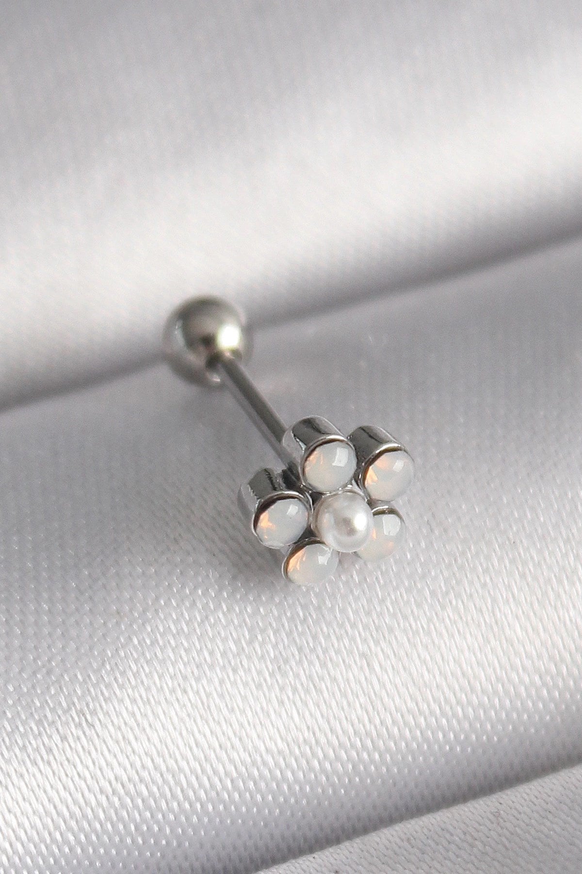Mey İthalat® 316L Çelik Gümüş Renk Zirkon Taşlı Çiçek Model Tragus Piercing