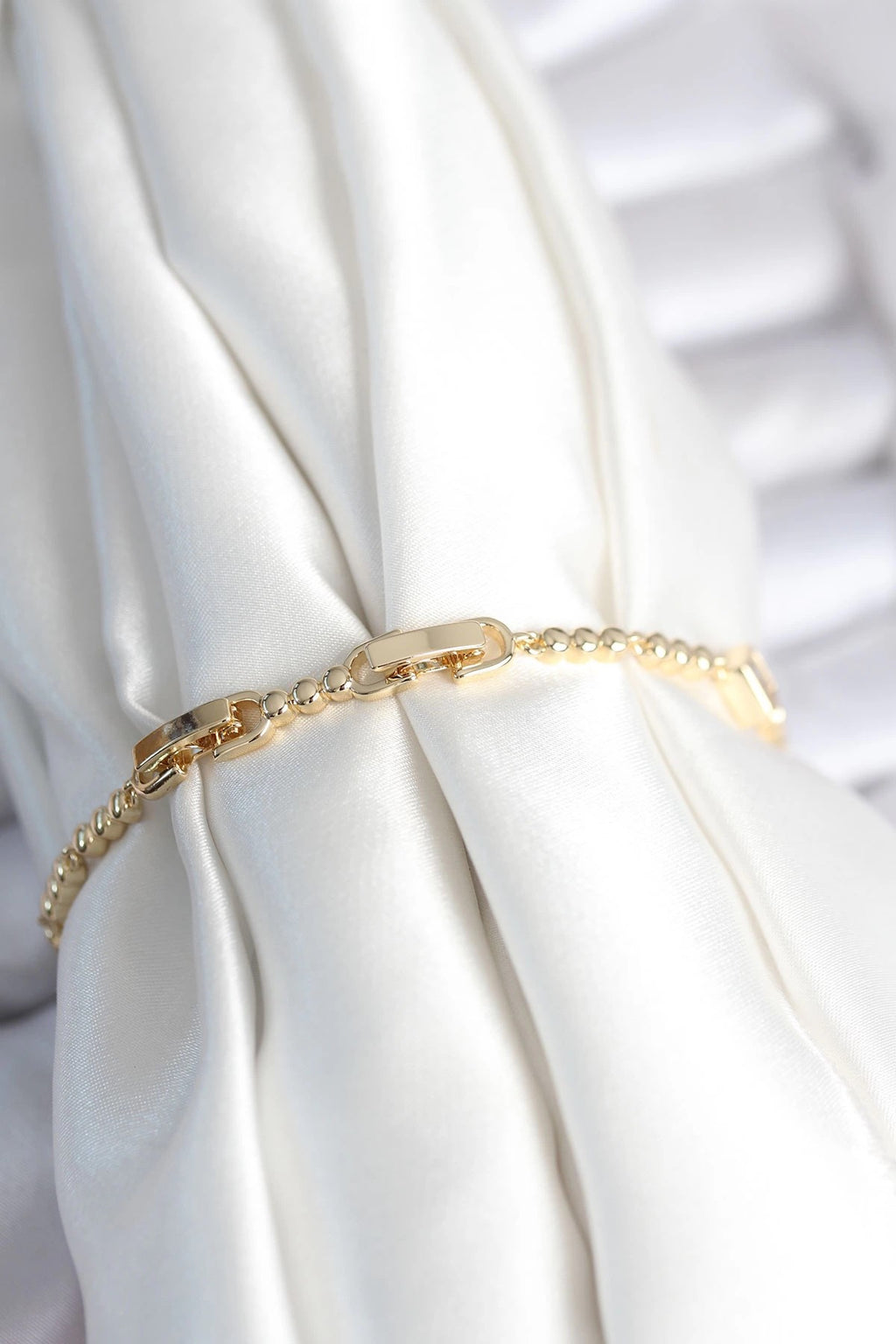 Mey İthalat® Pirinç Gold Renk Zirkon Taşlı Kalpli Model Kadın Bileklik