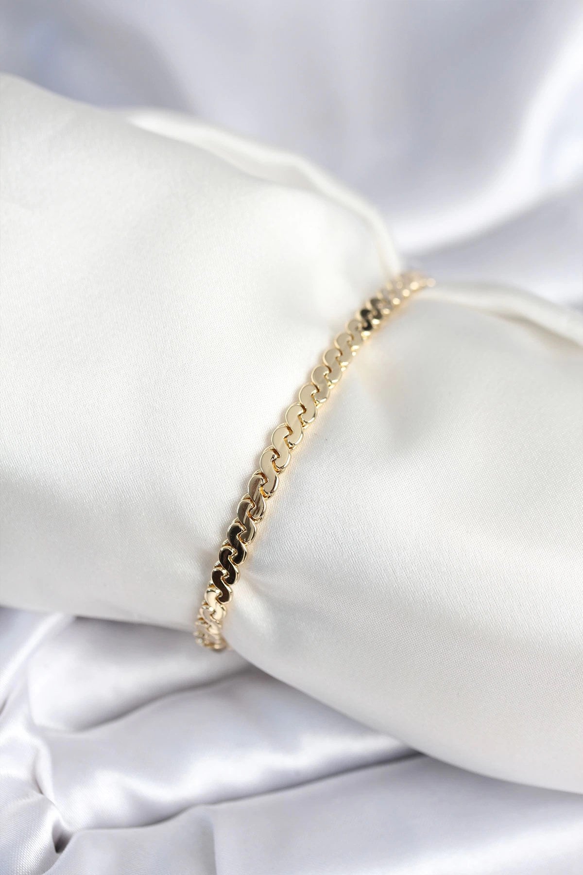 Mey İthalat® Pirinç Gold Renk Yassı Zincir Model Kadın Bileklik