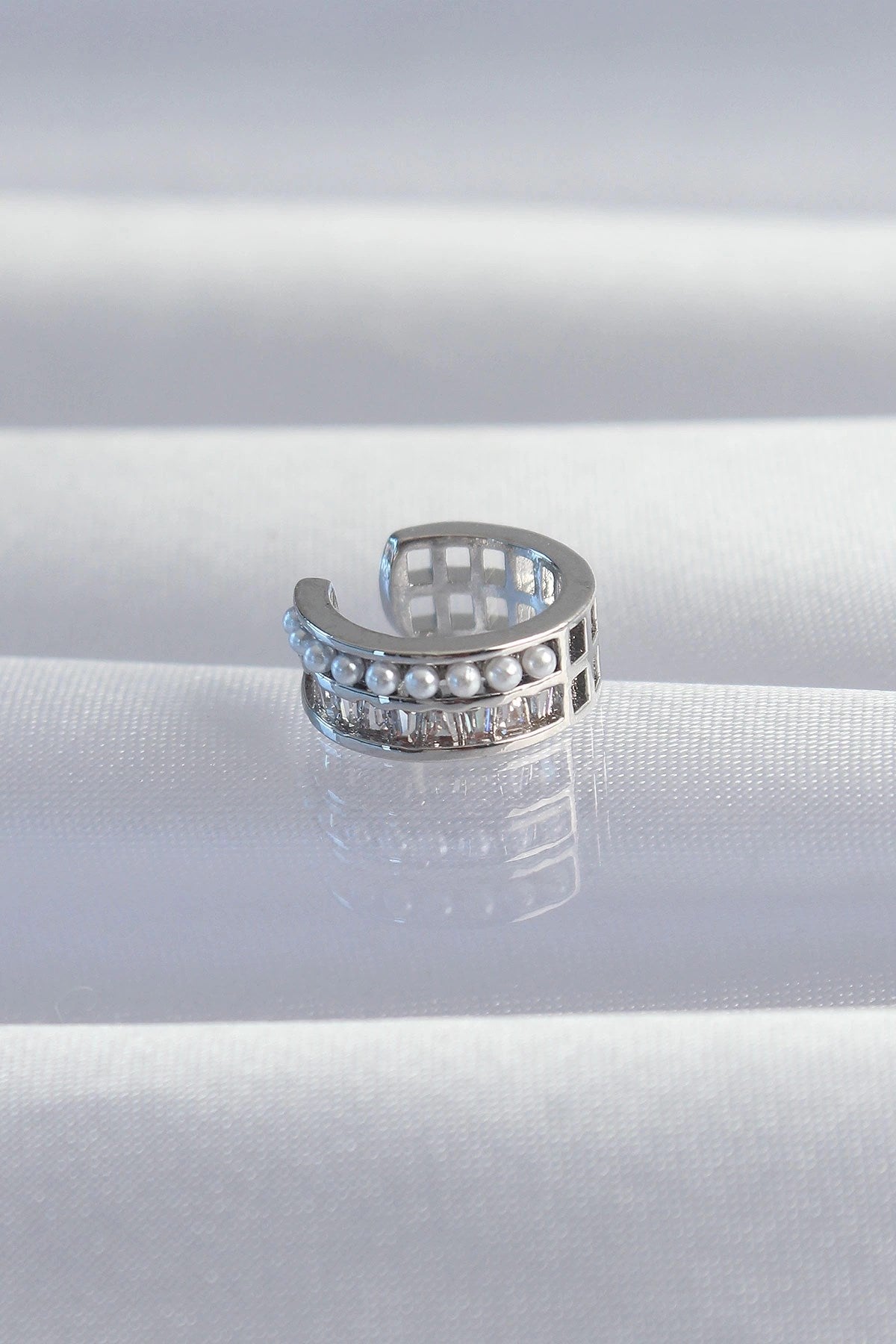 Mey İthalat® Pirinç Gümüş Renk İncili Baget Taşlı Earcuff Küpe
