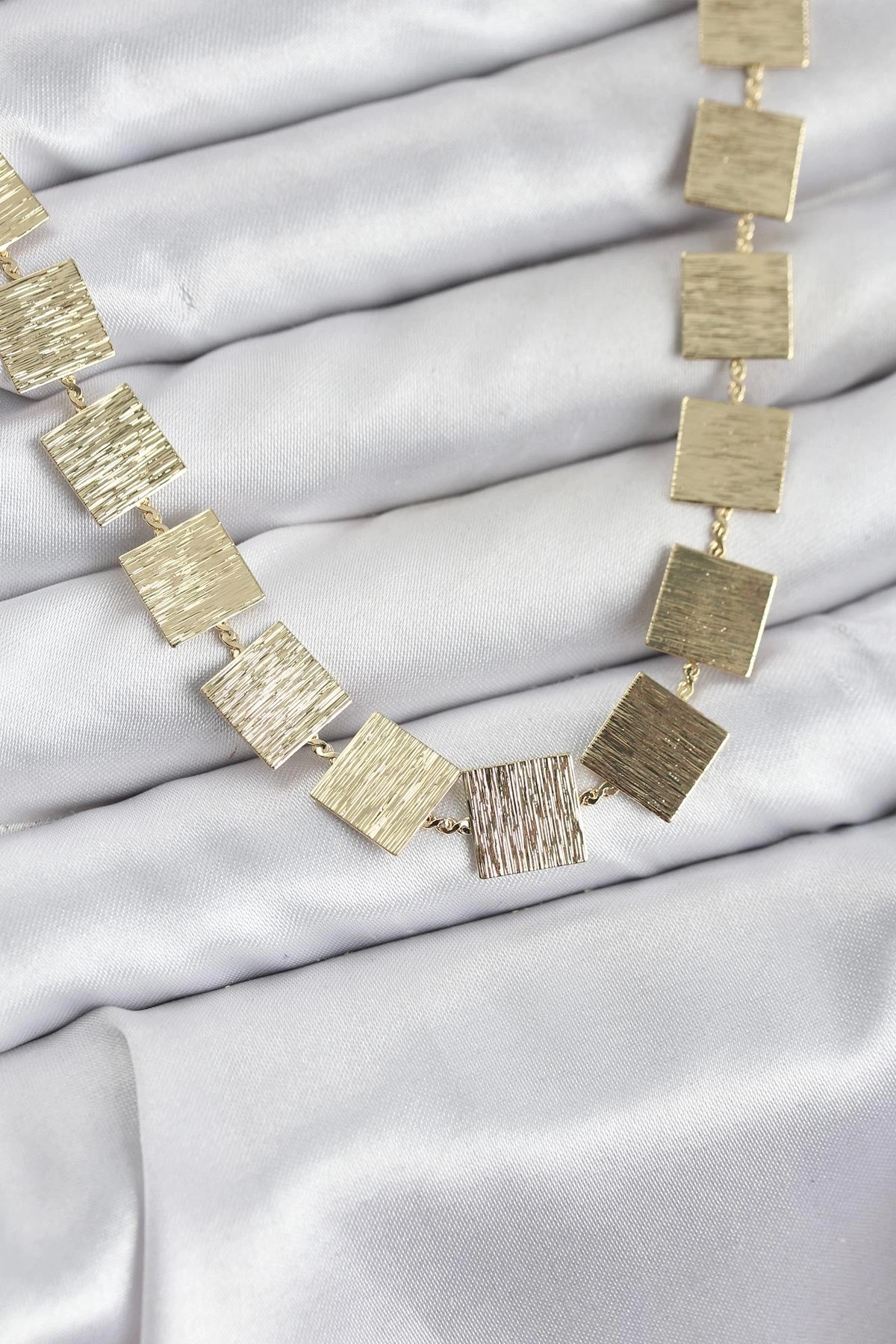Mey İthalat® Kare Plaka Model Gold Renk Kadın Kolye