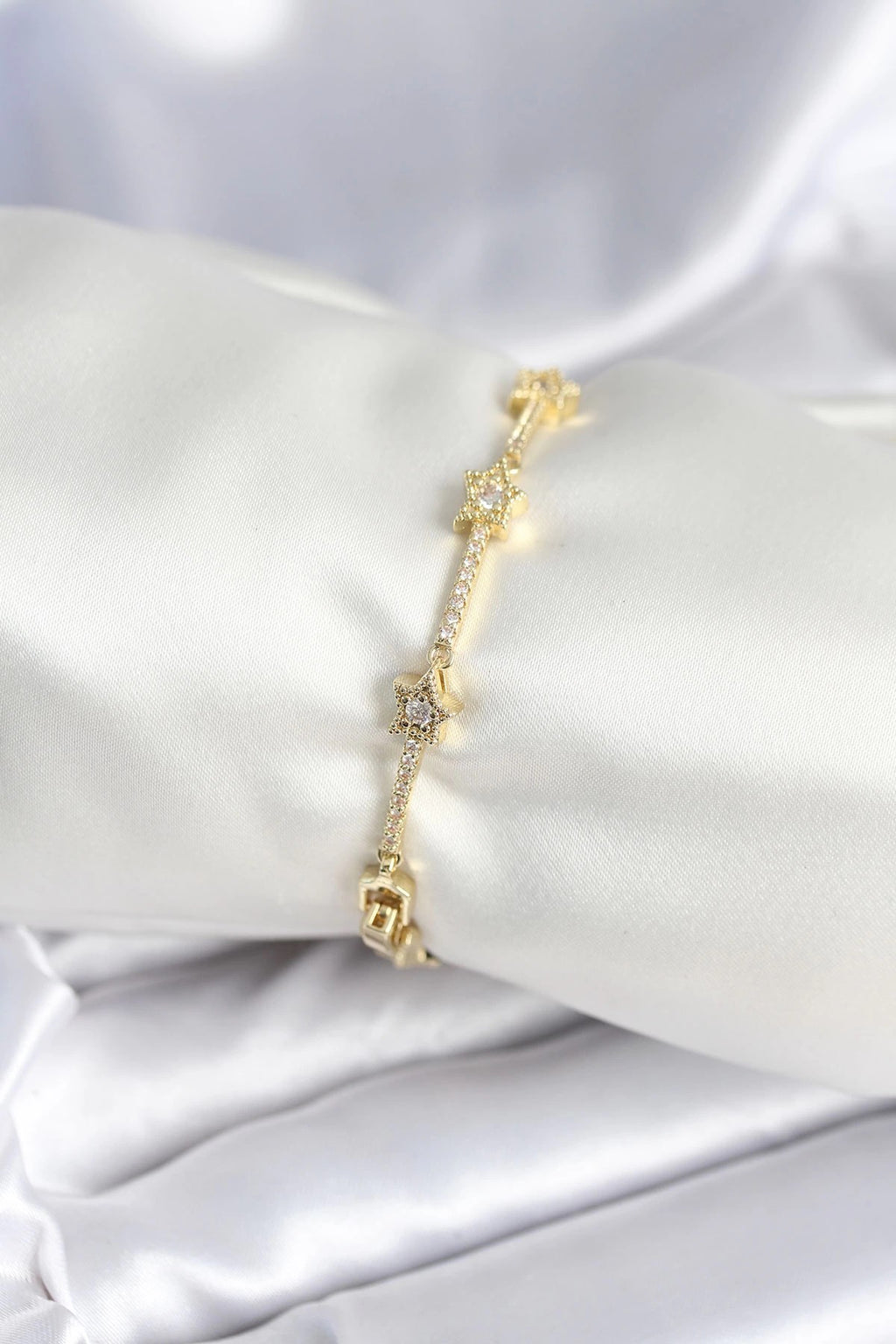 Mey İthalat® Pirinç Gold Renk Halley Yıldız Model Kadın Bileklik