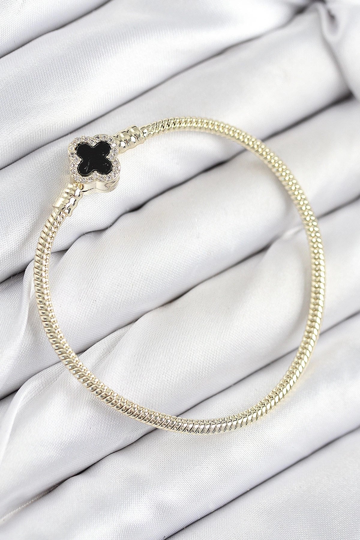 Mey İthalat® Pirinç Charm Zirkon Taşlı Yonca Model Gold Renk Kadın Bileklik