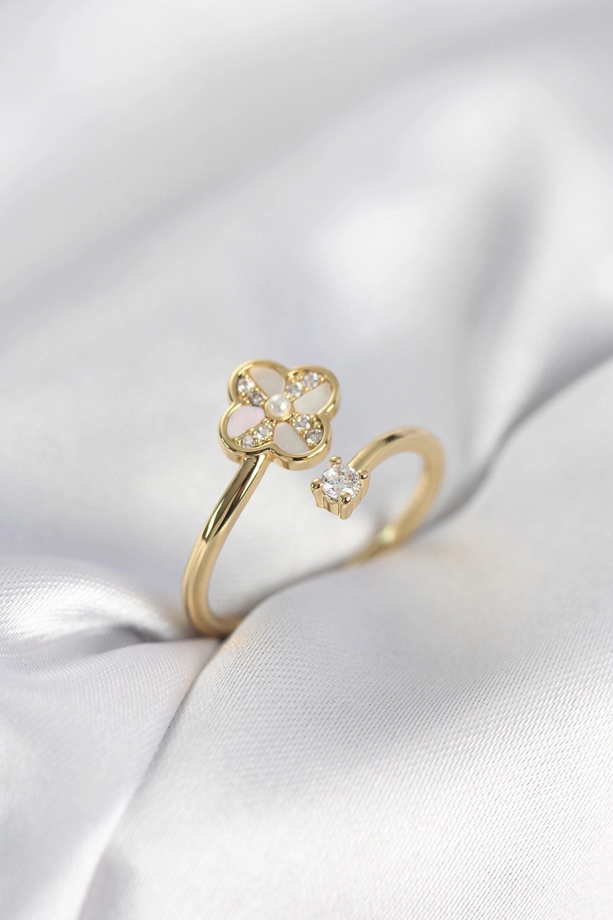 Mey İthalat® Gold Renk Zirkon Taşlı Yonca Model Kadın Yüzük