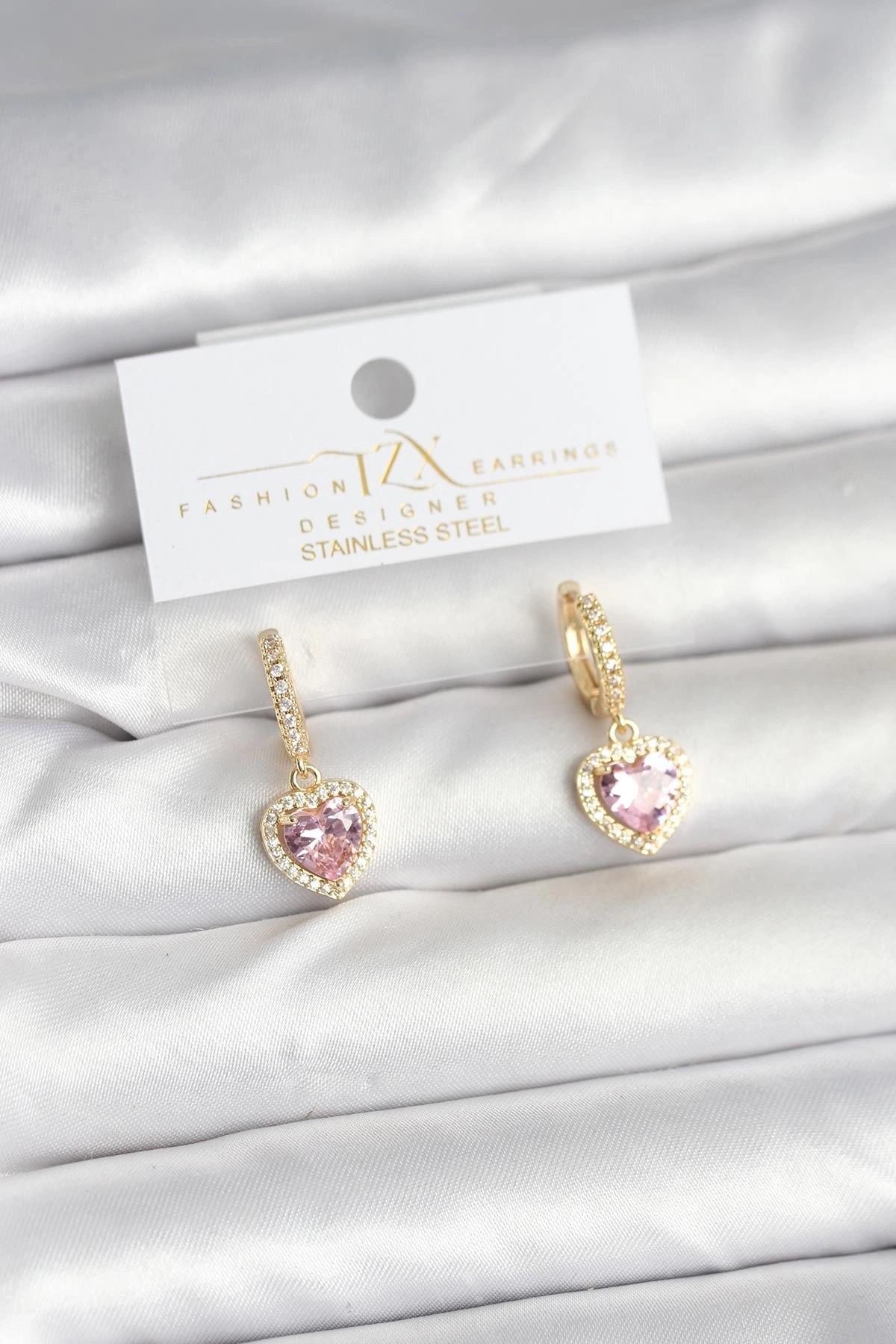 Mey İthalat® Pirinç Gold Pembe Renk Zirkon Taşlı Kalp Model Kadın Küpe