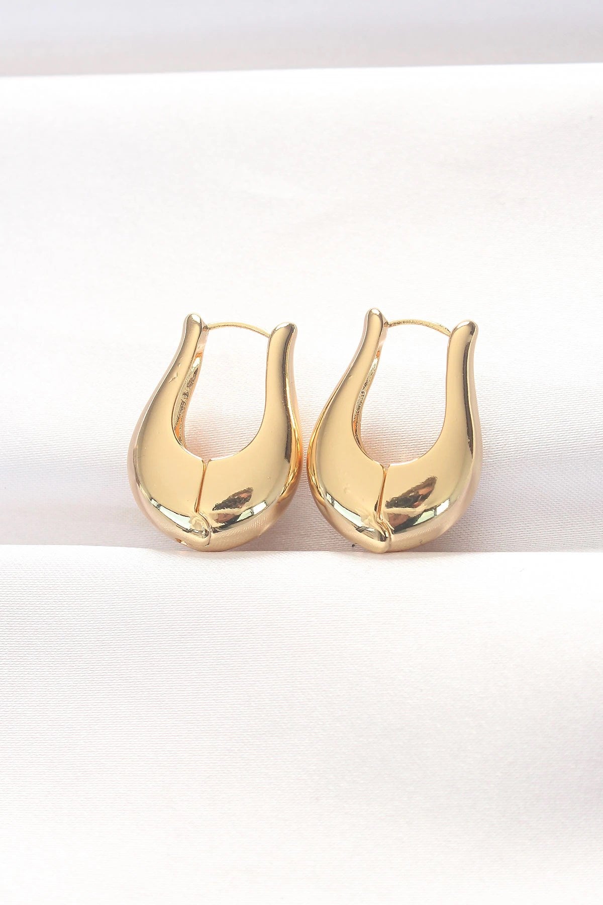 Mey İthalat® Pirinç Gold Renk Bombeli Küpe