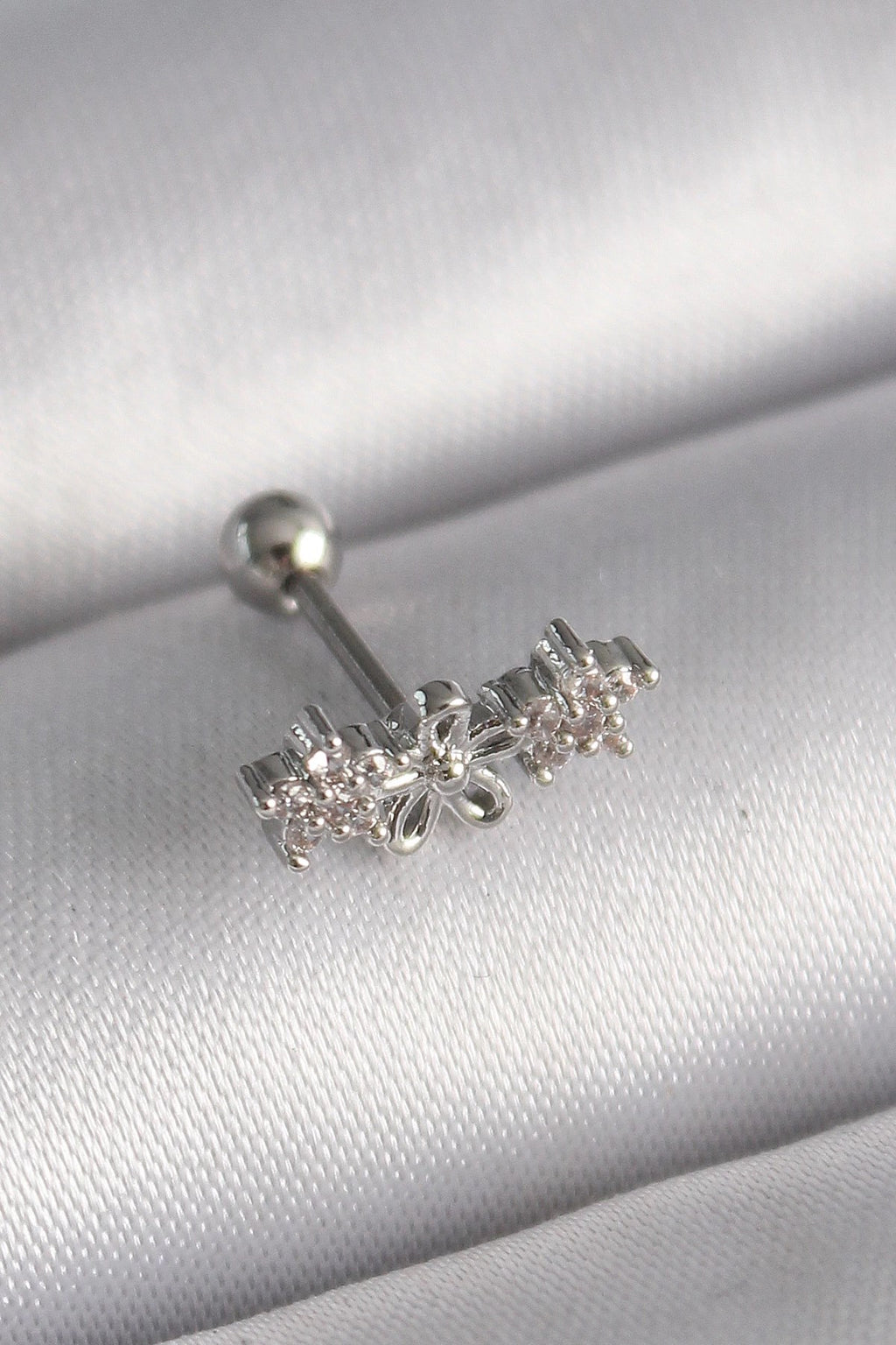 Mey İthalat® 316L Çelik Gümüş Renk Zirkon Taşlı Çiçek Tragus Piercing