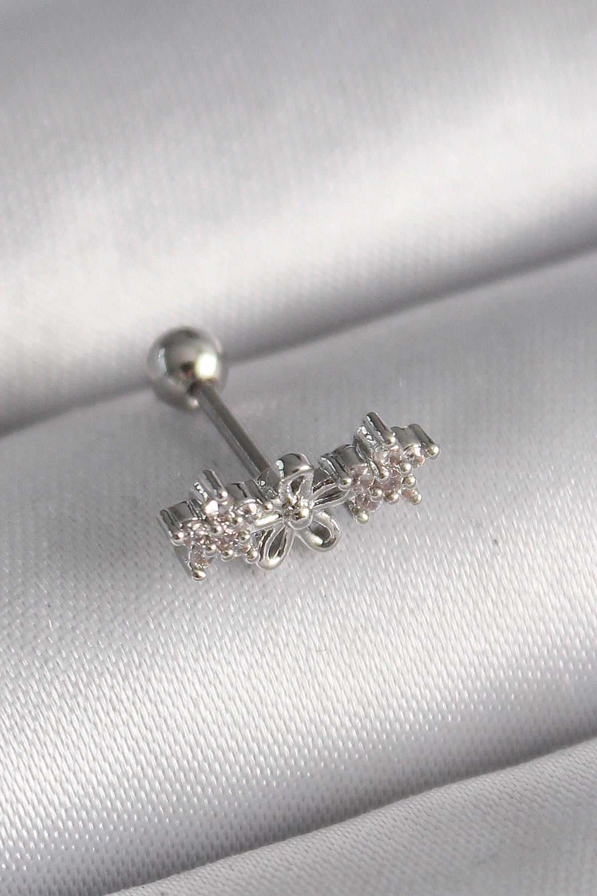 Mey İthalat® 316L Çelik Gümüş Renk Zirkon Taşlı Çiçek Tragus Piercing