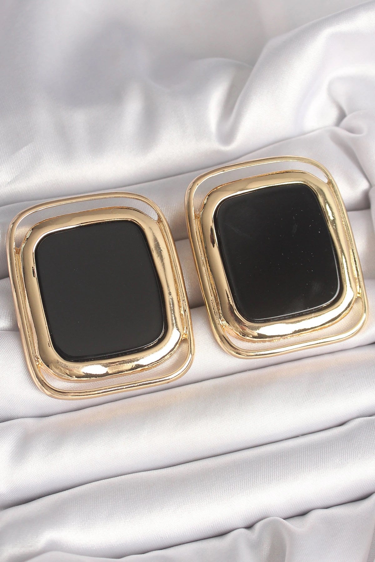 Mey İthalat® Pirinç Gold Renk Siyah Mineli Kare Model Kadın Küpe