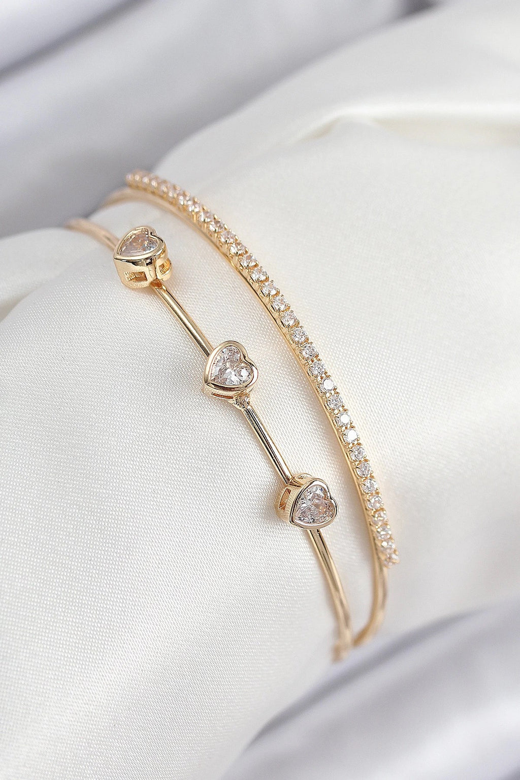Mey İthalat® Pirinç Zirkon Taşlı Kalp Model Gold Renk Kadın Bileklik
