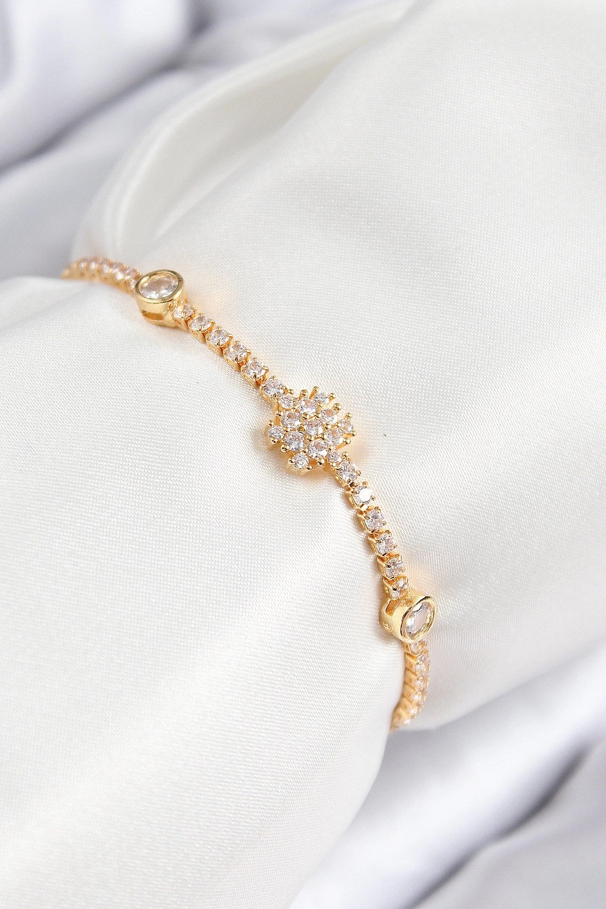 Mey İthalat® Pirinç Zirkon Taşlı Kar Tanesi Model Gold Renk Asansörlü Kadın Bileklik